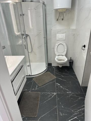 Gostilna In Apartmaji Zlati Lev - Μαριμπόρ Εξωτερικό φωτογραφία