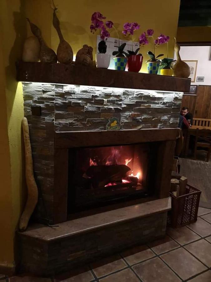 Gostilna In Apartmaji Zlati Lev - Μαριμπόρ Εξωτερικό φωτογραφία